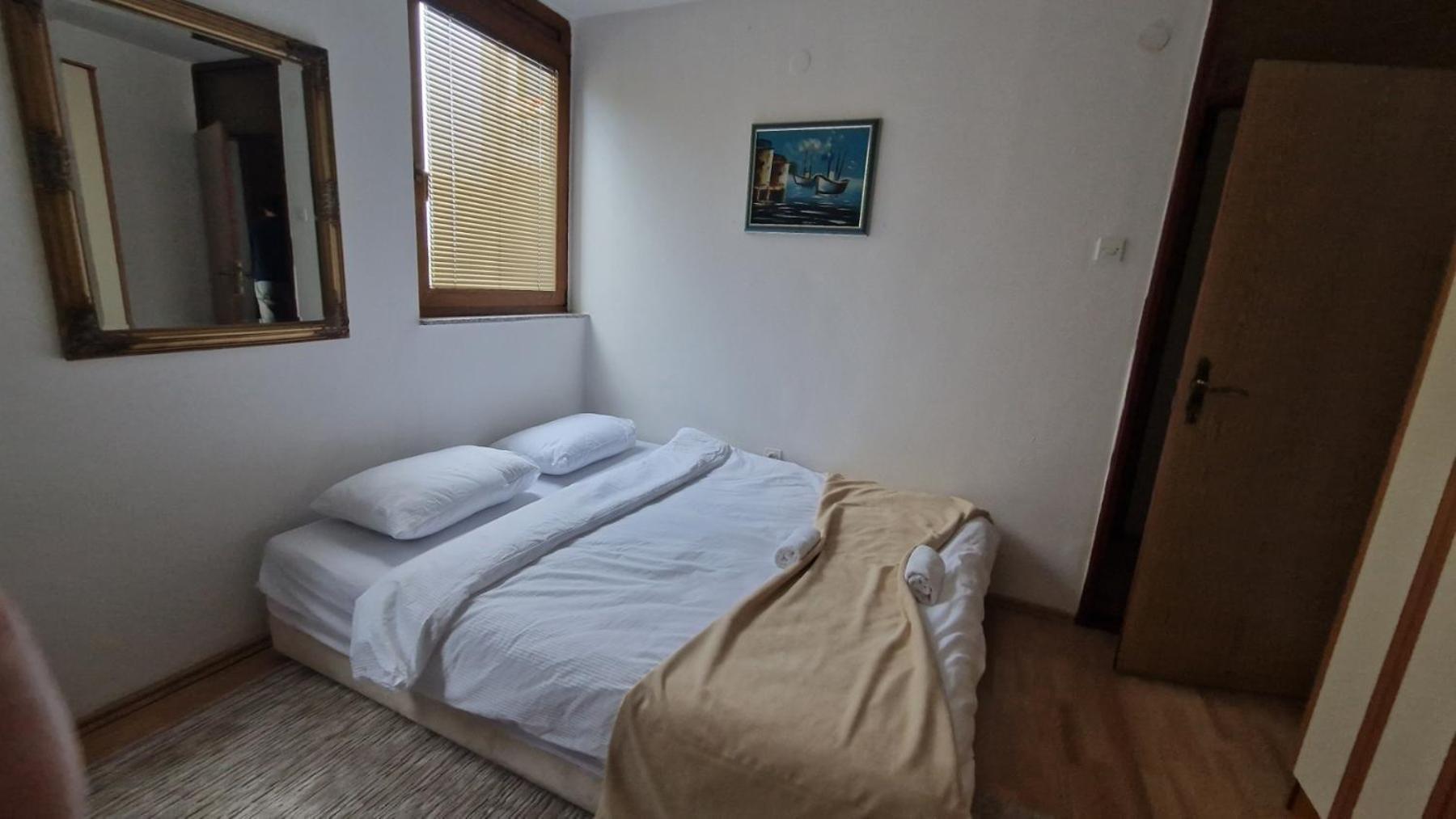 Guest house Near Campus In -